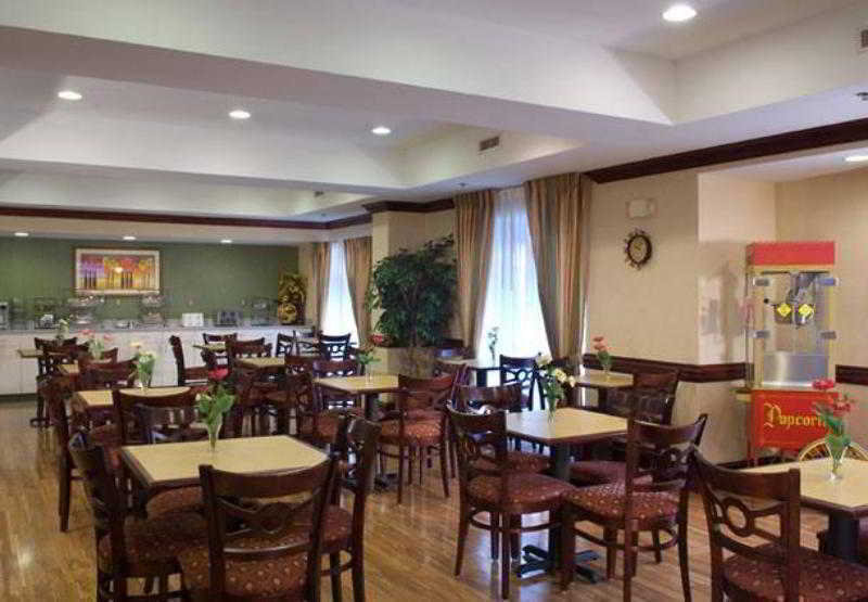 Hotel Fairfield & By Marriott Buckhead 3*